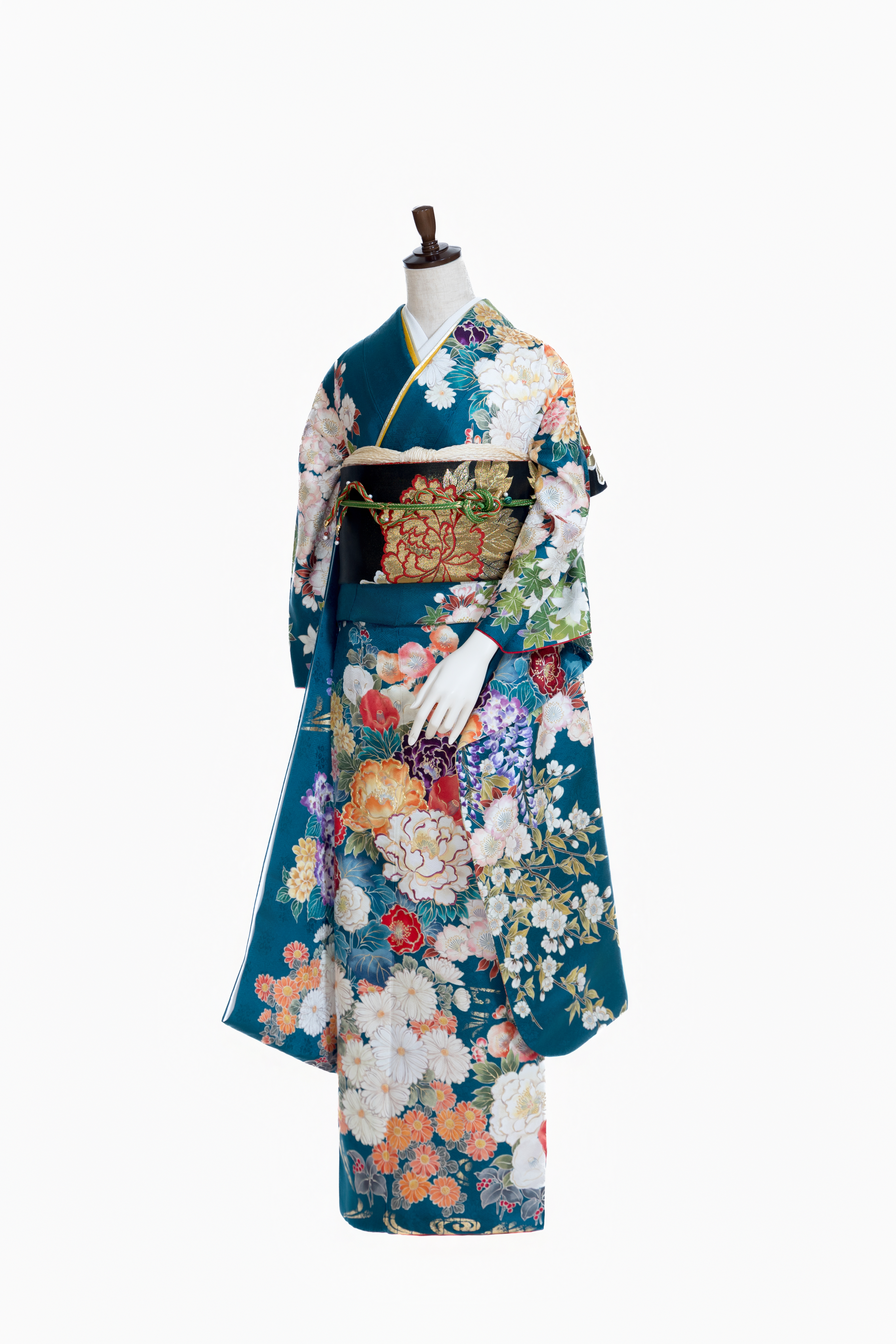青藍色に金彩牡丹藤